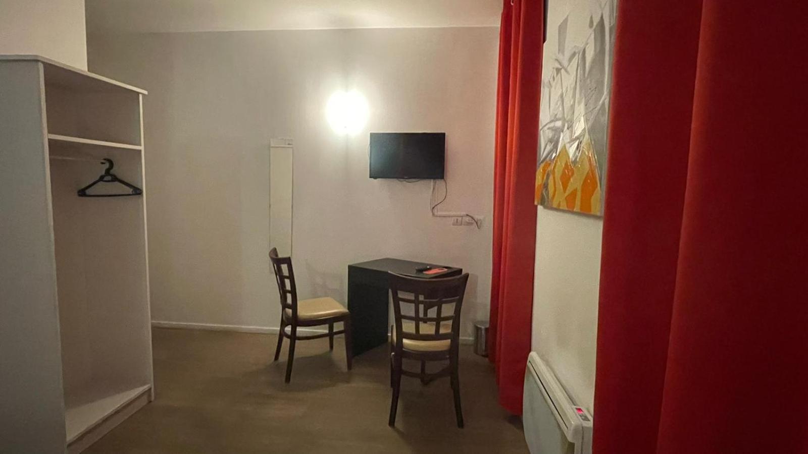 Hotel- Restaurant Le Saint Quentin Extérieur photo