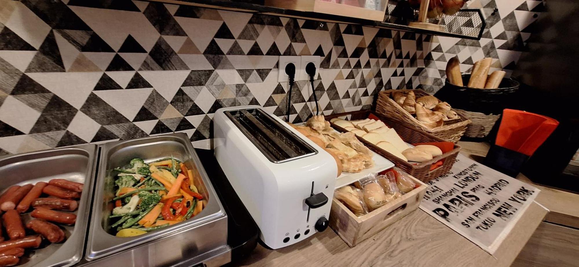 Hotel- Restaurant Le Saint Quentin Extérieur photo